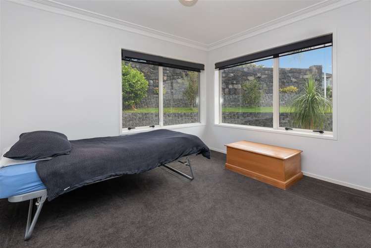 7 Paisley Street Mellons Bay_9