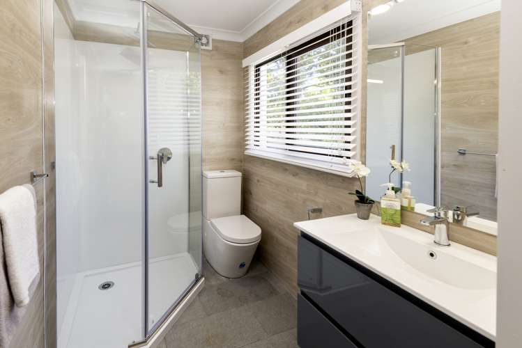 62a Uxbridge Road Mellons Bay_18