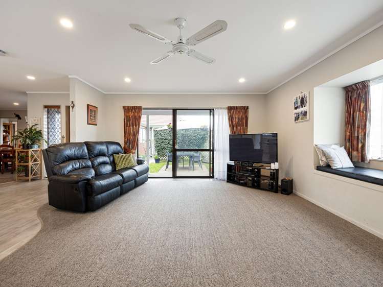 46 Lansdowne Crescent Glenview_5