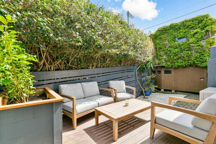 538 Broadway Strathmore Park_8