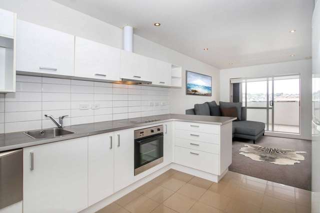 A8/60 Masons Road Oteha_1