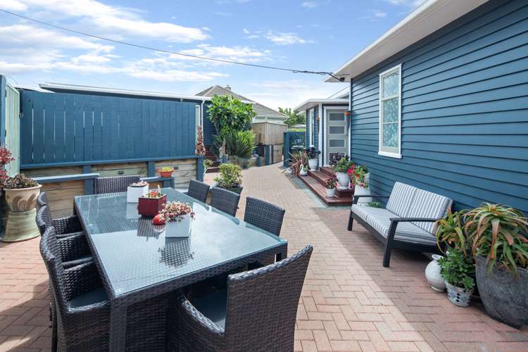 5 Kinghorne Street Strathmore Park_11