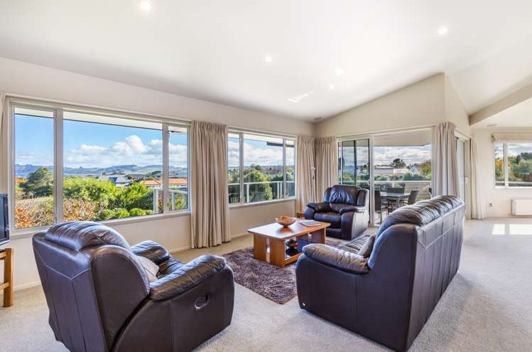 19 Magnolia Rise Waipahihi_7