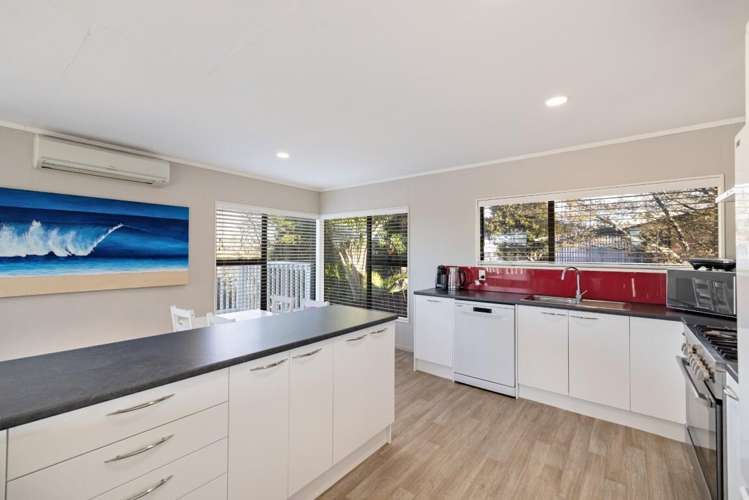 98 Coopers Road Gate Pa_11