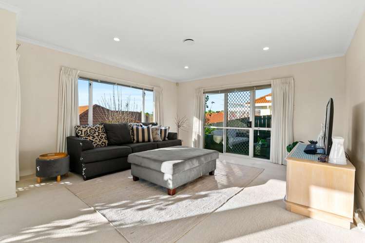 27 Gillett Place Botany Downs_4