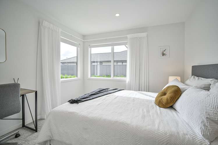 9 Meech Way Frimley_11