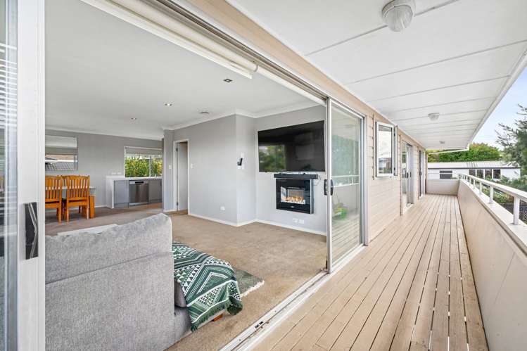 211 Royal Road Massey_18