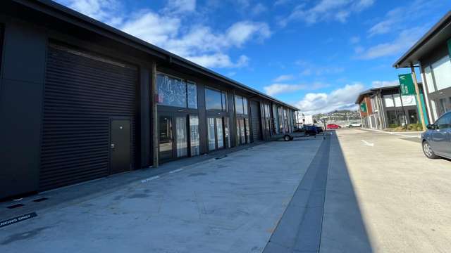 56sqm with roller door - ideal for owner-occupiers