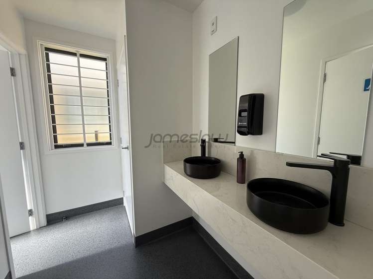 512 East Coast Road Windsor Park_8