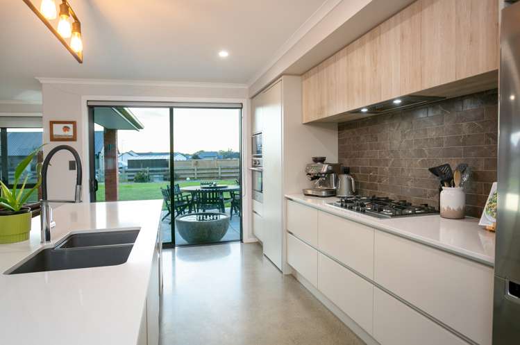 43 Seachange Drive Leamington_6