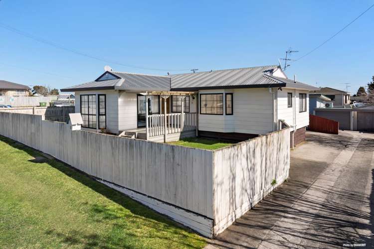 2/8 View Road Papakura_11