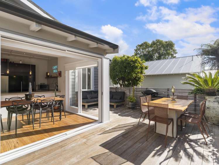 19 Rossgrove Terrace Mount Albert_36