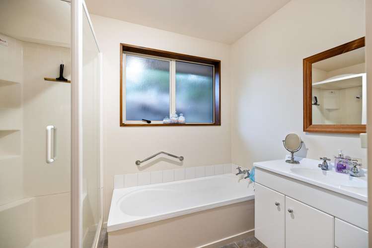 52a Charlesworth Street Woolston_10