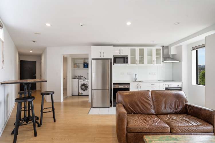 4j/6 Piwakawaka Street Eden Terrace_15