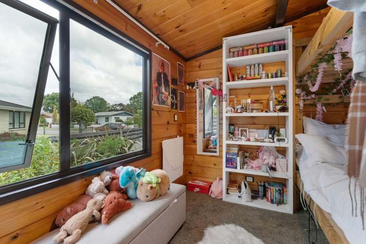 7 Deller Drive Carterton_13