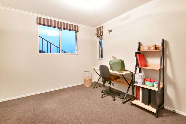 65 Chesterfield Way Orewa_22