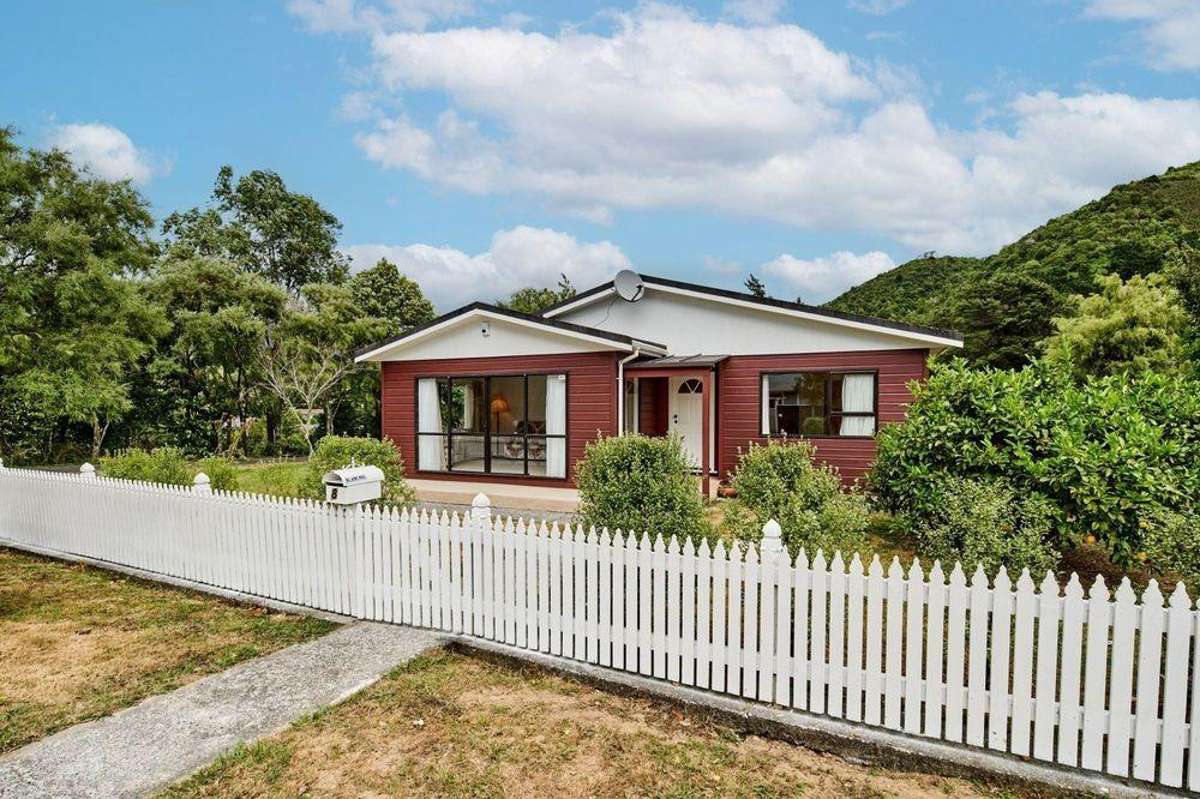 Big Two-Bedroom Home on a Large Section in Te Mārua — Tunnel Gully at the End of the Road 3