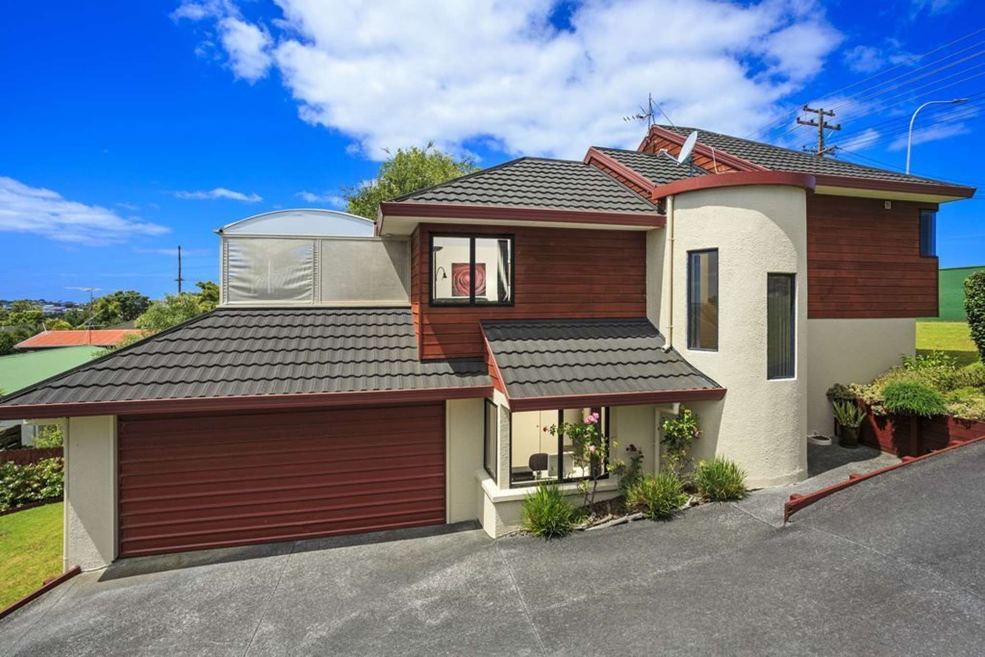 2/142 Sunset Road Unsworth Heights_0