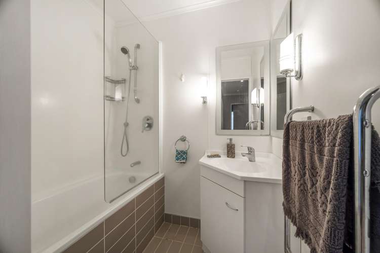 8 Brunette Drive Acacia Bay_12