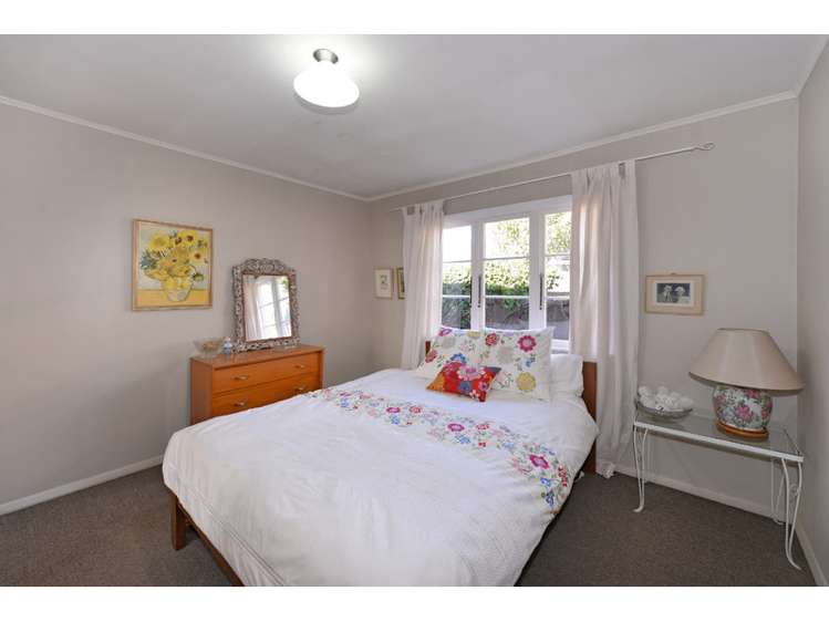 28 Jenner Road Toi Toi_9