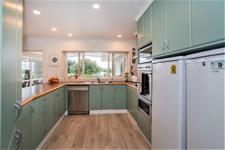 1139 Hikuai Settlement Road Pauanui_10