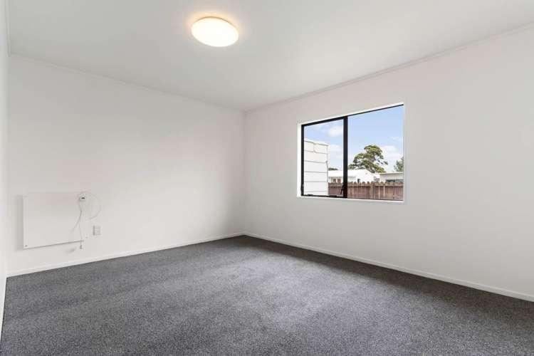 2/10 Trevor Hosken Drive Wiri_10