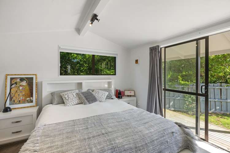 3 Clematis Grove Maungaraki_10