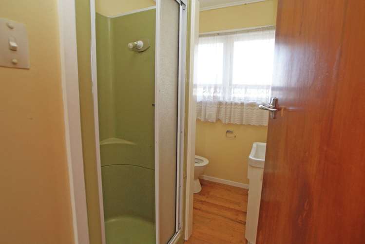 1/2 Archibald Road Kelston_5