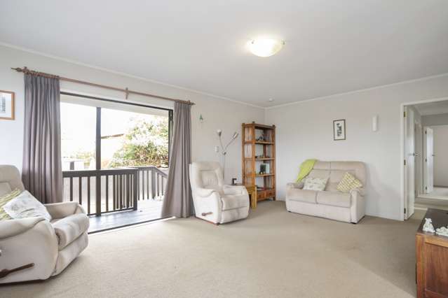 1/108 Bradbury Road Botany Downs_4