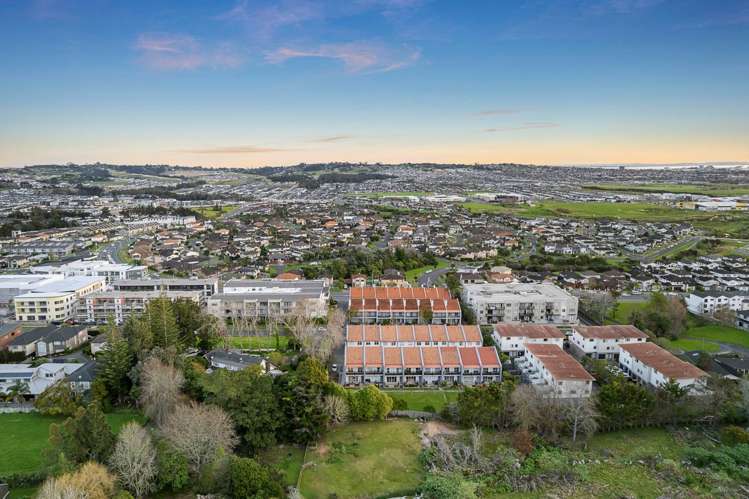 16/44 Carlos Drive Flat Bush_23