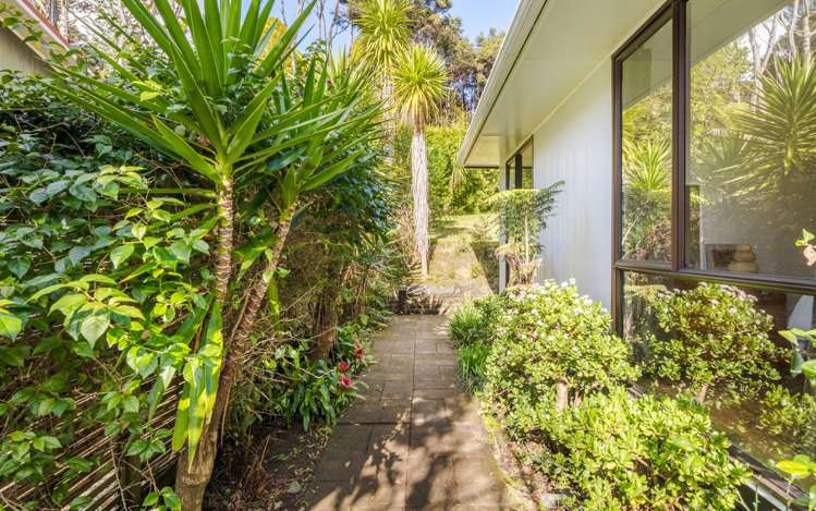 2/77 Woodfern Crescent Titirangi_11