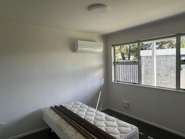 3/2 Percy Street 10706_10