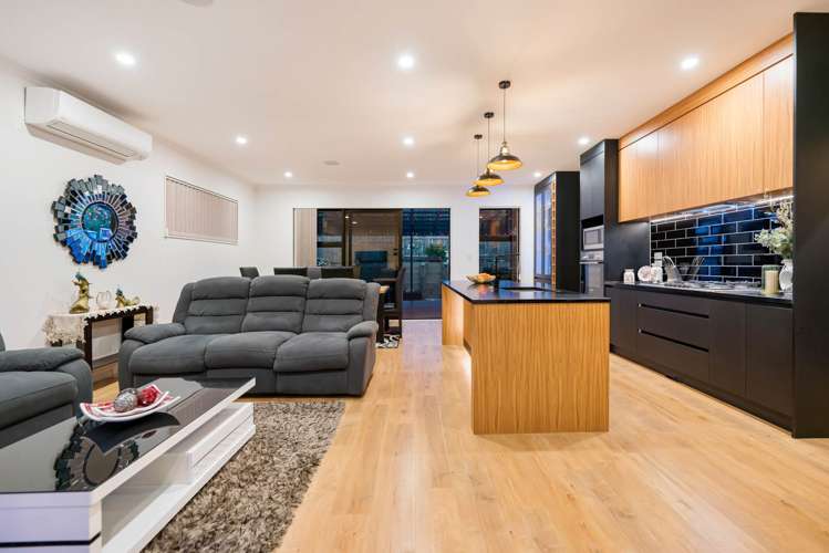 14 Matahae Drive Flat Bush_7