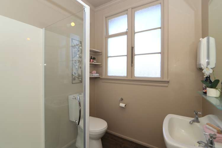 327 North Road Waikiwi_16