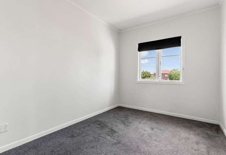 74 Oakdale Rd 1687_5