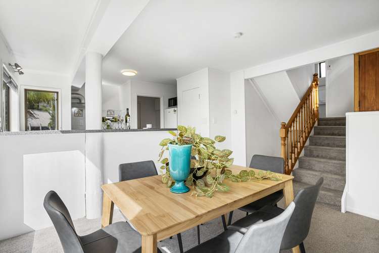 8 Lynngate Place Hillcrest_11