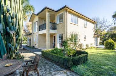 57 Racecourse Road_2