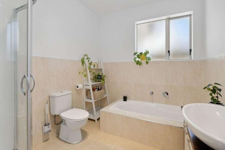 74 Baverstock Road 10673_7
