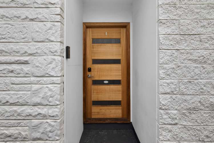 270 Breezes Road Aranui_17