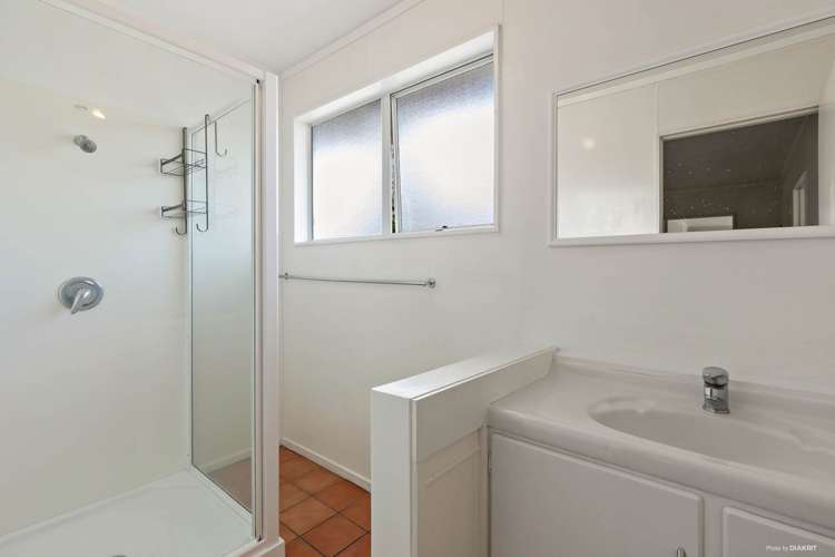 1/77 West Coast Road Glen Eden_12