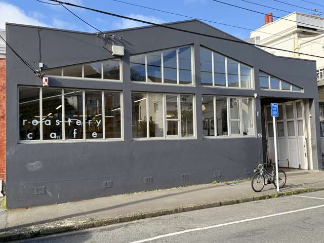 Amazing Warehouse in Central Newtown