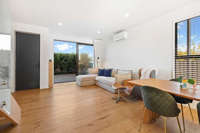 31/82 East Coast Road Milford_4