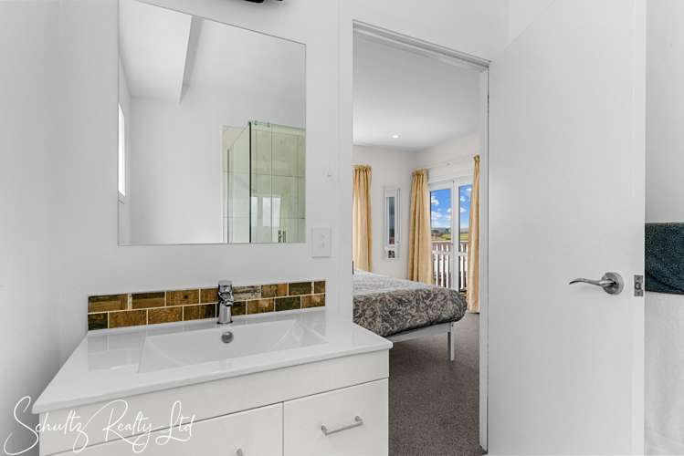 70 Te Pahi River Drive Maungaturoto_19