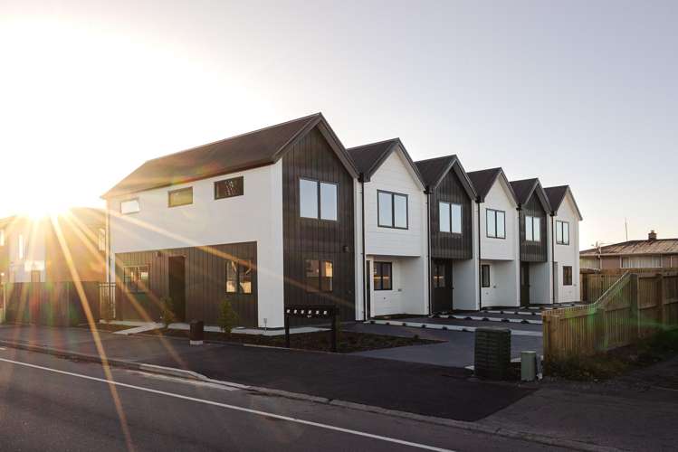 Units 1-5/100 Aldwins Road Phillipstown_0