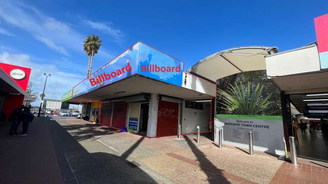 140sqm retail at  Mangere shopping center