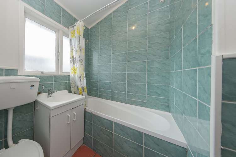 2/6 Almond Place Mount Wellington_2