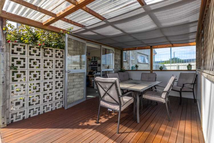 635 Queen Street East Levin_15