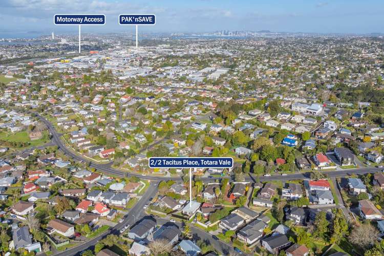 2/2 Tacitus Place Totara Vale_17