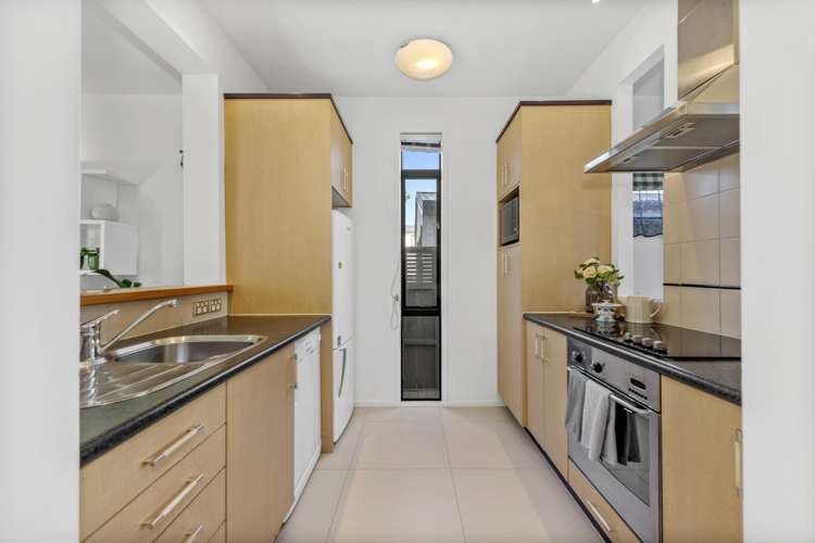 6/2 Armoy Drive East Tamaki_13