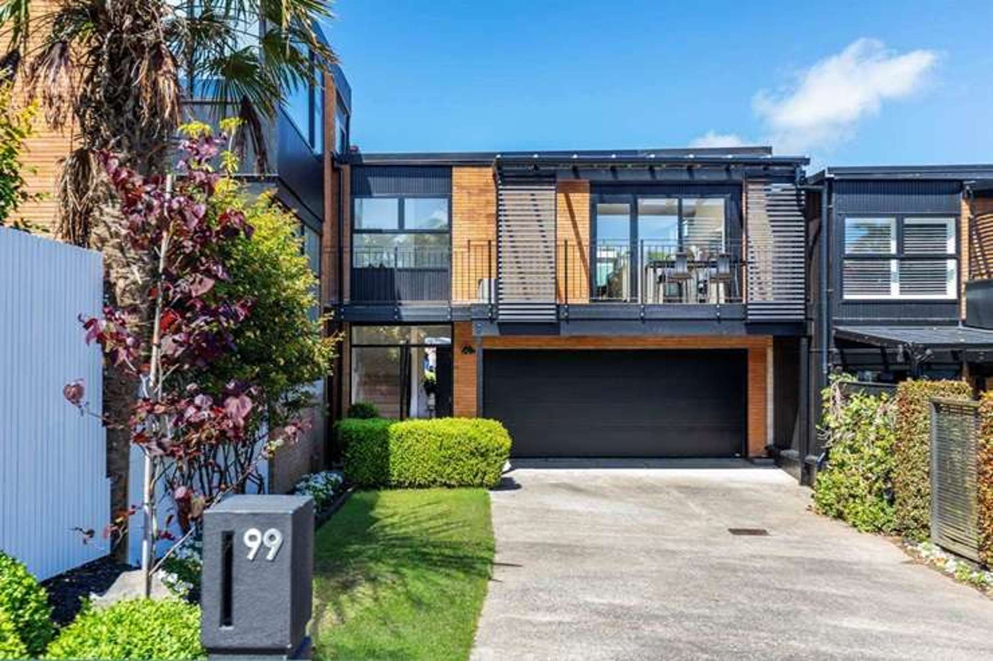 Townhouse on NZ's wealthiest street sells for nearly $3m